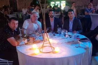 Na završnoj manifestaciji DF-a davali hiljade eura za jelo i piće na “otvaranju sezone” Na završnoj manifestaciji DF-a davali hiljade eura za jelo i piće na “otvaranju sezone”