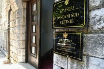 Janković kažnjen sa hiljadu eura zbog povrede ugleda Crne Gore Janković kažnjen sa hiljadu eura zbog povrede ugleda Crne Gore