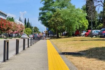 Podgorica: Počela ugradnja novih taktilnih staza vodilja za osobe sa oštećenim vidom Podgorica: Počela ugradnja novih taktilnih staza vodilja za osobe sa oštećenim vidom