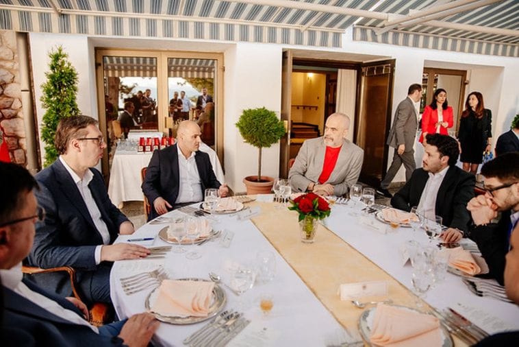 Abazović na večeri sa Vučićem, Ramom, Kovačevskim… Abazović na večeri sa Vučićem, Ramom, Kovačevskim…