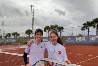 Crnogorske teniserke pobijedile Nigeriju na startu King kupa u Ulcinju Crnogorske teniserke pobijedile Nigeriju na startu King kupa u Ulcinju