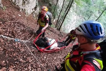 Završena spasilačka akcija u Pivi: Pripadnik Vojske Crne Gore transportovan u KCCG Završena spasilačka akcija u Pivi: Pripadnik Vojske Crne Gore transportovan u KCCG