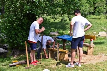 Zaposleni Pivare „Trebjesa“ i Društvo mladih ekologa uredili Eko park Blace Zaposleni Pivare „Trebjesa“ i Društvo mladih ekologa uredili Eko park Blace