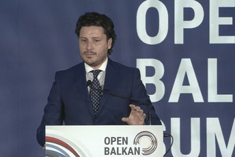 Da li Abazović zaista raspolaže informacijama o mogućem sukobu građana, ili je to proračunata neistina? Da li Abazović zaista raspolaže informacijama o mogućem sukobu građana, ili je to proračunata neistina?