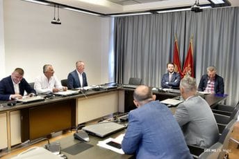 Konjević sa sindikatom UP: Plate policijskih službenika moraju biti veće Konjević sa sindikatom UP: Plate policijskih službenika moraju biti veće