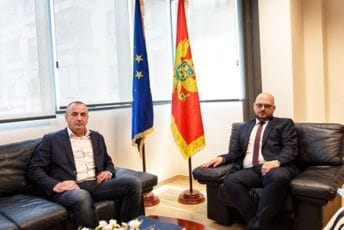 Adrović-Simović: Unaprijediti položaj zaposlenih u socijalnoj djelatnosti Adrović-Simović: Unaprijediti položaj zaposlenih u socijalnoj djelatnosti