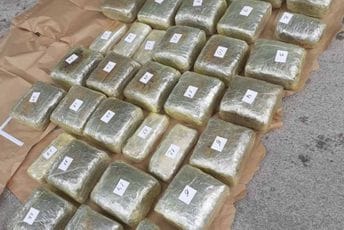 Pritvor osumnjičenom za šverc 30 kilograma marihuane na GP Metaljka Pritvor osumnjičenom za šverc 30 kilograma marihuane na GP Metaljka