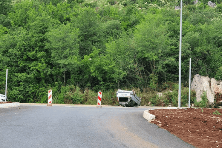 Jedna osoba povrijeđena u saobraćajnoj nezgodi na Marezi Jedna osoba povrijeđena u saobraćajnoj nezgodi na Marezi