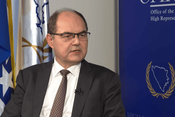 Šmit poništio sve odluke Narodne skupštine Republike Srpske Šmit poništio sve odluke Narodne skupštine Republike Srpske