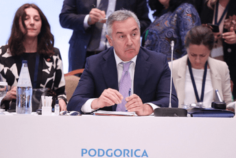 Đukanović: Srpska i Ruska pravoslavna crkva su alati u rukama Putinove politike Đukanović: Srpska i Ruska pravoslavna crkva su alati u rukama Putinove politike