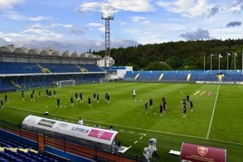 Selekcija BiH odradila trening pod Goricom: Džeko će ipak nastupiti sjutra veče? Selekcija BiH odradila trening pod Goricom: Džeko će ipak nastupiti sjutra veče?