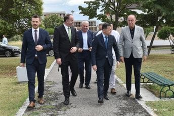Tuzi će dobiti Omladinski centar i uređen sportski teren Tuzi će dobiti Omladinski centar i uređen sportski teren