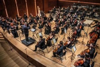 Crnogorski simfoničari u petak u Podgorici, kao solista nastupa Nikola Ćirić Crnogorski simfoničari u petak u Podgorici, kao solista nastupa Nikola Ćirić