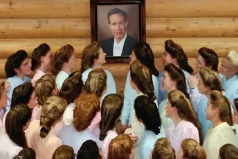 "Moli se i poslušaj": Istinita priča o vjerskom kultu u kojem su žene i djeca zlostavljani u ime boga "Moli se i poslušaj": Istinita priča o vjerskom kultu u kojem su žene i djeca zlostavljani u ime boga