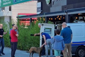 Dojave o bombama u Zagrebu: Evakuisano više tržnih centara Dojave o bombama u Zagrebu: Evakuisano više tržnih centara