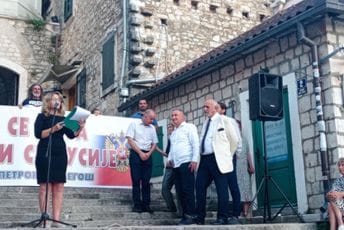 Proruski skup u Herceg Novom: Ukrajinci su u zabludi, SAD atakuju na pravoslavlje, Vatikan sprema novi poredak Proruski skup u Herceg Novom: Ukrajinci su u zabludi, SAD atakuju na pravoslavlje, Vatikan sprema novi poredak