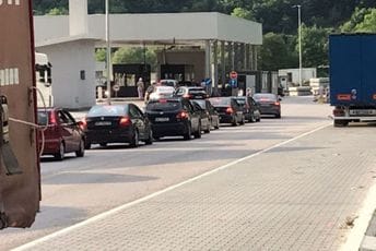 Večeras velike gužve na granici sa Srbijom Večeras velike gužve na granici sa Srbijom