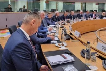 Cirkus u Briselu: Dodik neće da potpiše sporazum zbog Ukrajine, Čović nije ni otputovao jer je tamo Komšić... Cirkus u Briselu: Dodik neće da potpiše sporazum zbog Ukrajine, Čović nije ni otputovao jer je tamo Komšić...