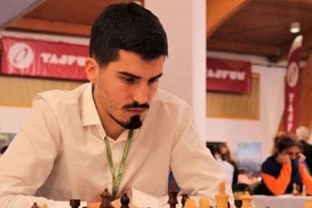 Nakon četvoročasovne partije na Cetinju: Drašković postao prvi crnogorski velemajstor od obnove nezavisnosti Nakon četvoročasovne partije na Cetinju: Drašković postao prvi crnogorski velemajstor od obnove nezavisnosti