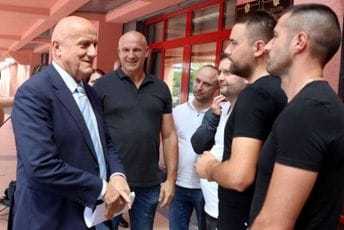 Tosčelik traži 25 miliona, Daka Davidović nudi 15,1 milion Tosčelik traži 25 miliona, Daka Davidović nudi 15,1 milion