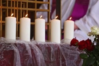 Skoro 200 sveštenika osumnjičeno za zlostavljanje maloljetnika u Njemačkoj Skoro 200 sveštenika osumnjičeno za zlostavljanje maloljetnika u Njemačkoj