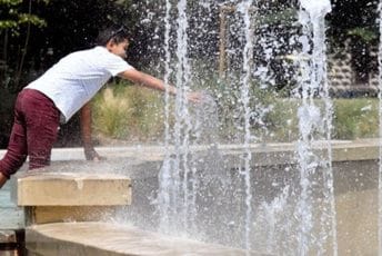 Toplotni talas se širi Evropom, temperature više od 40 stepeni Toplotni talas se širi Evropom, temperature više od 40 stepeni