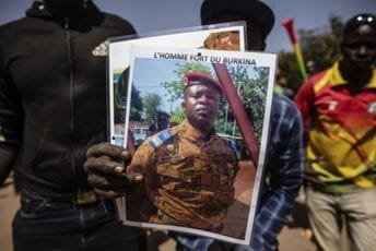 Ubijeno najmanje 50 civila u napadu ekstremista u Burkini Faso Ubijeno najmanje 50 civila u napadu ekstremista u Burkini Faso