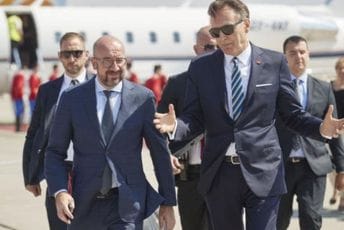 Šarl Mišel stigao u Crnu Goru, dočekao ga Krivokapić Šarl Mišel stigao u Crnu Goru, dočekao ga Krivokapić