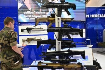 Makron: Francuska je prešla na ratnu ekonomiju, moramo biti brži i odlučniji Makron: Francuska je prešla na ratnu ekonomiju, moramo biti brži i odlučniji