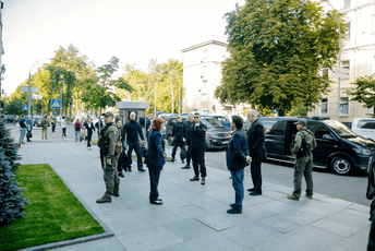 Abazović stigao u Kijev: Podrška Ukrajini u odbrani prava na slobodu Abazović stigao u Kijev: Podrška Ukrajini u odbrani prava na slobodu