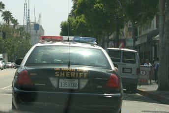 U pucnjavi u Kaliforniji ubijena dva policajca U pucnjavi u Kaliforniji ubijena dva policajca