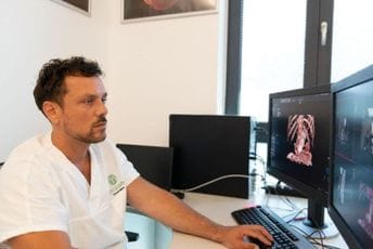 Pružao podršku Petru Kneževiću: Odličan vam je Kadić, a čiji je kadar? Pružao podršku Petru Kneževiću: Odličan vam je Kadić, a čiji je kadar?