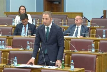 Šehović: Abazovićevoj Vladi hitno uskratiti podršku, očigledno da se njome upravlja sa strane Šehović: Abazovićevoj Vladi hitno uskratiti podršku, očigledno da se njome upravlja sa strane