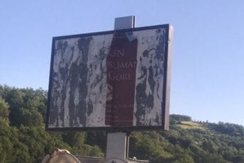 Petnjica: Uništen bilbord Savjeta Muslimanskog naroda Crne Gore Petnjica: Uništen bilbord Savjeta Muslimanskog naroda Crne Gore