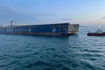 Plutajući dok, koji stiže u Boku Kotorsku, prekretnica u servisiranju i remontu jahti Plutajući dok, koji stiže u Boku Kotorsku, prekretnica u servisiranju i remontu jahti