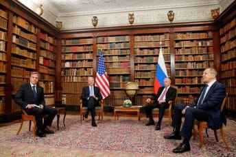 Kremlj: Trebalo je davno da prekinemo diplomatske odnose sa SAD Kremlj: Trebalo je davno da prekinemo diplomatske odnose sa SAD