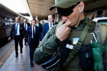 Makron, Šolc i Dragi stigli u Kijev, danas sastanak sa Zelenskim Makron, Šolc i Dragi stigli u Kijev, danas sastanak sa Zelenskim