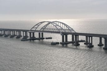 Poslanik Dume: Prijetnja Ukrajine da će srušiti Krimski most je samoubistvo Poslanik Dume: Prijetnja Ukrajine da će srušiti Krimski most je samoubistvo