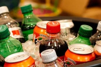 "Koka kola" definitivno odlazi iz Rusije, neće tamo više proizvoditi ni prodavati svoje brendove "Koka kola" definitivno odlazi iz Rusije, neće tamo više proizvoditi ni prodavati svoje brendove