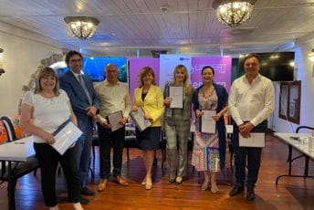 Zajedničko djelovanje sa rukovodiocima službi u prevenciji i zaštiti žrtava nasilja u porodici Zajedničko djelovanje sa rukovodiocima službi u prevenciji i zaštiti žrtava nasilja u porodici