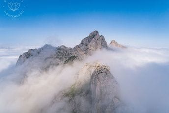 Crna Gora - mjesto đe oblaci ljube planine Crna Gora - mjesto đe oblaci ljube planine