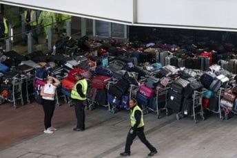 Haos na najprometnijem aerodromu u Evropi: “Čeka se satima, stres je prevelik” Haos na najprometnijem aerodromu u Evropi: “Čeka se satima, stres je prevelik”