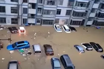 Najobilnije kiše u posljednjih nekoliko decenija u Kini primorale evakuaciju stotina hiljada ljudi Najobilnije kiše u posljednjih nekoliko decenija u Kini primorale evakuaciju stotina hiljada ljudi
