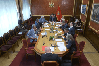 Šehović: Pomirenje da ne puca po leđima Crnogoraca i manjinskih naroda, u ove dvije godine razvalismo CG Šehović: Pomirenje da ne puca po leđima Crnogoraca i manjinskih naroda, u ove dvije godine razvalismo CG