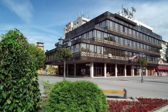 ''Abazović prilikom posjete Beogradu da se dotakne pitanja crnogorskog jezika u Vrbasu'' ''Abazović prilikom posjete Beogradu da se dotakne pitanja crnogorskog jezika u Vrbasu''