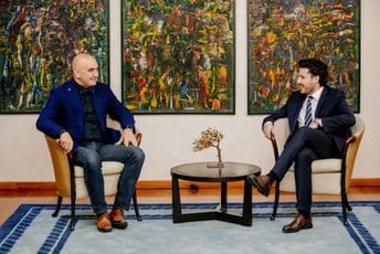 Abazović: Multinacionalna IT kompanija "Acronis" zainteresovana za poslovanje u Crnoj Gori Abazović: Multinacionalna IT kompanija "Acronis" zainteresovana za poslovanje u Crnoj Gori