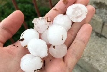 Nevrijeme u Pljevljima, pao grad veličine oraha Nevrijeme u Pljevljima, pao grad veličine oraha