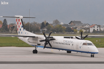 Oštećen avion koji je letio iz Zagreba za Sarajevo, sumnja se da je pucano iz vatrenog oružja Oštećen avion koji je letio iz Zagreba za Sarajevo, sumnja se da je pucano iz vatrenog oružja