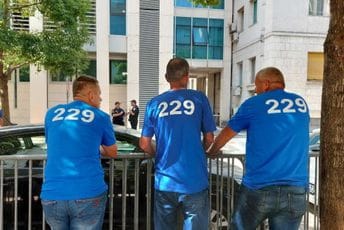 Radnici Željezare danas pred Vladom Radnici Željezare danas pred Vladom