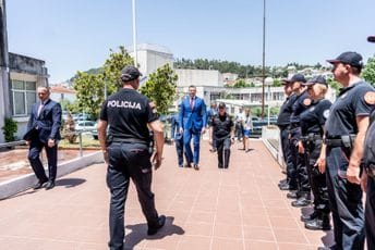 Adžić u posjeti OB Ulcinj: Stanje javnog reda i mira povoljno Adžić u posjeti OB Ulcinj: Stanje javnog reda i mira povoljno